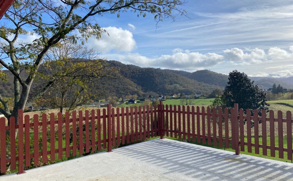 Belle Maison Souletine à la Lisière du village avec Vue Dégagé des Montagnes